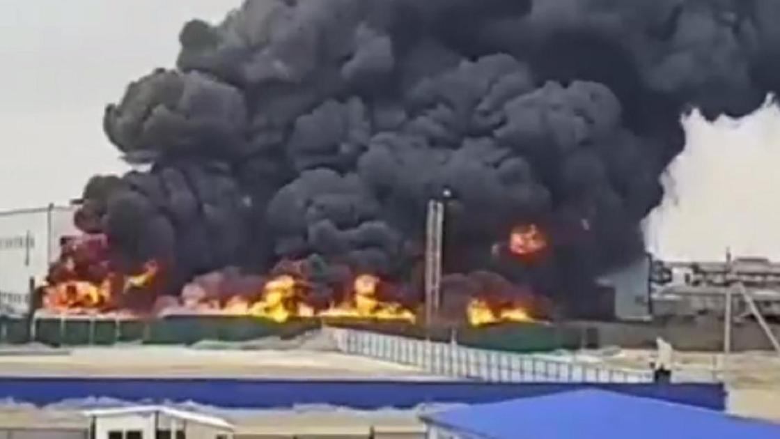 Пожар на предприятии в поселке Тенгиз