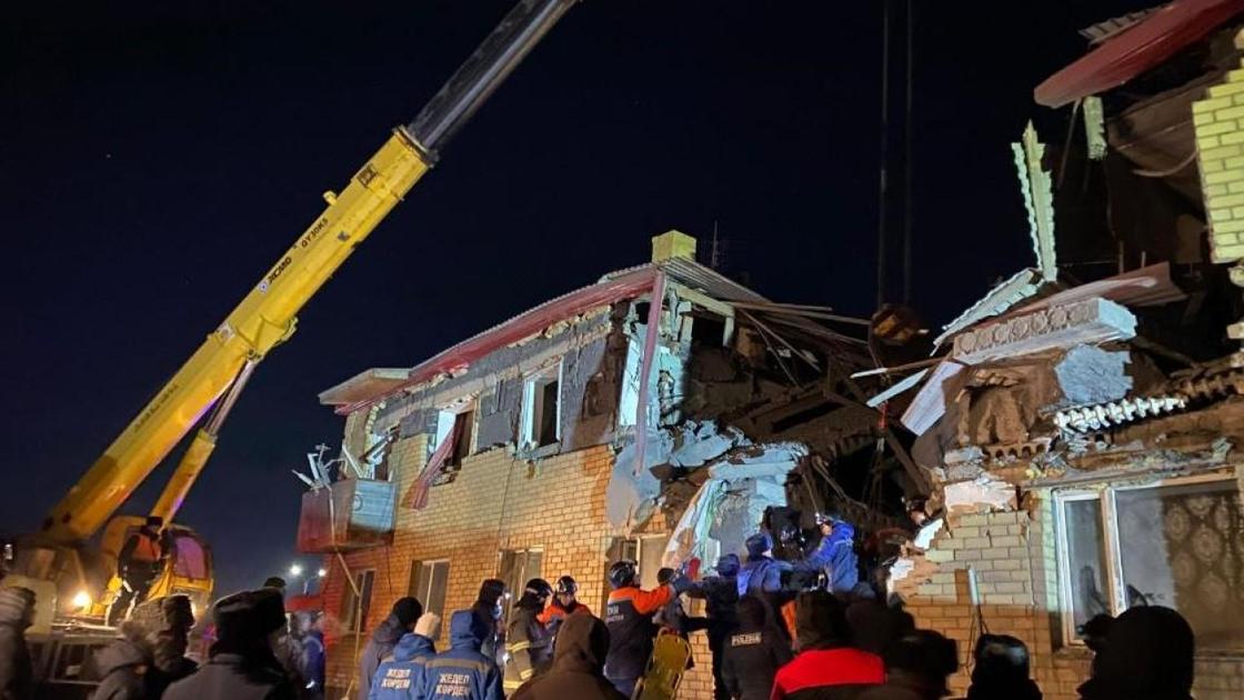 Взрыв в доме в поселке Ботакара