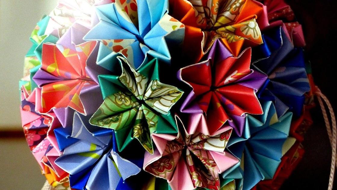 Бумажный шар из отдельных модулей по технике оригами