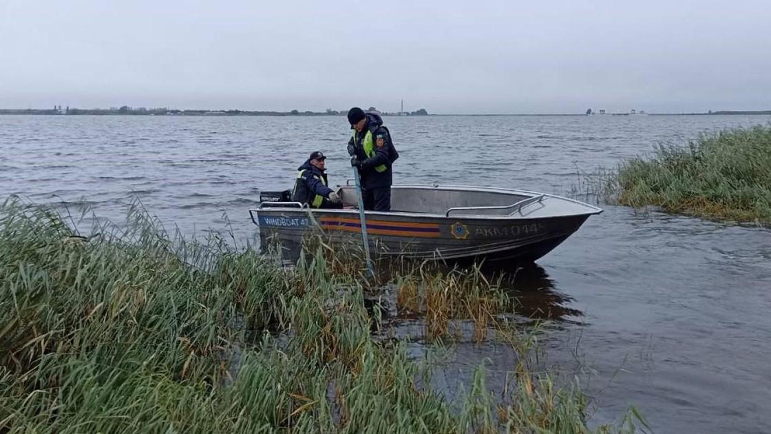 На Астанинском водохранилище искали рыбаков