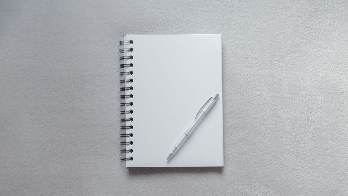 Блокнот и ручка