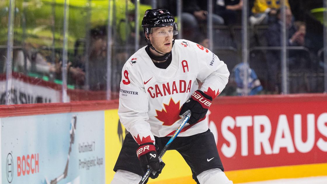 Канадский хоккеист Натан Маккиннон