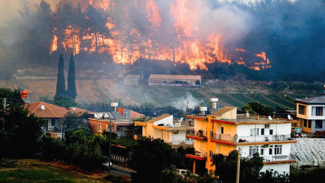 Лес горит в Анталье