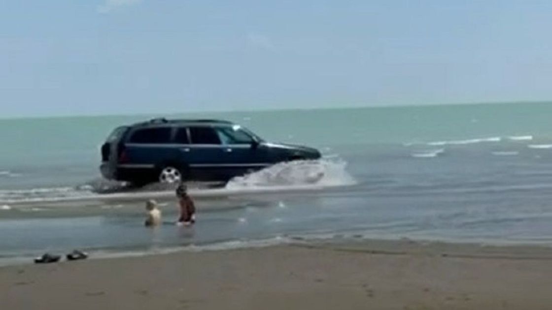 Автомобиль на Балхаше
