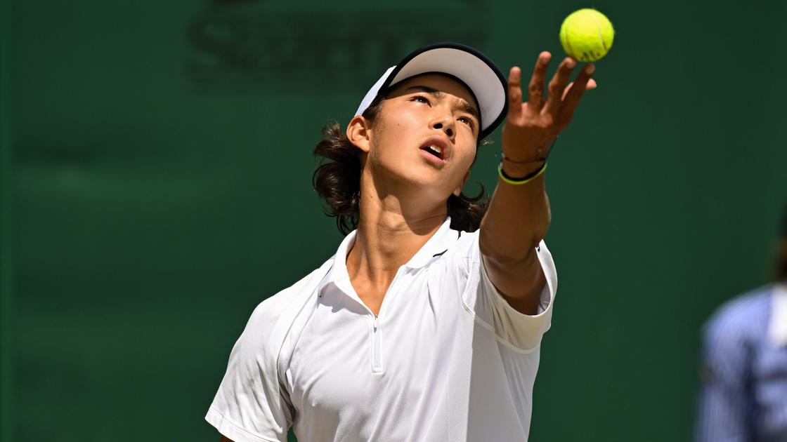 Казахстанский теннисист Амир Омарханов