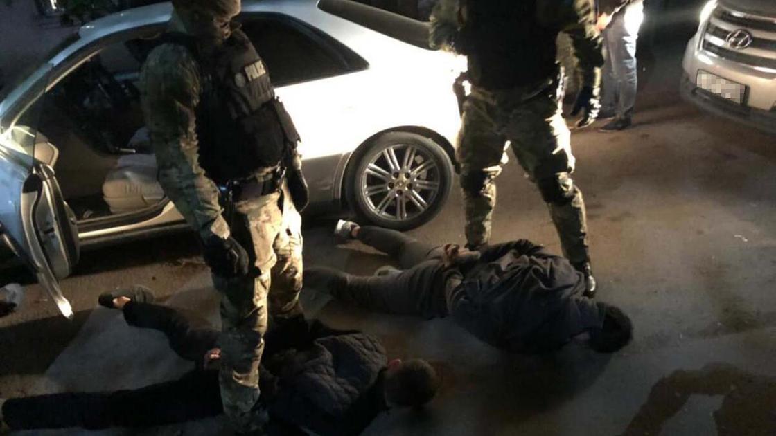 Задержание подозреваемых в Алматы