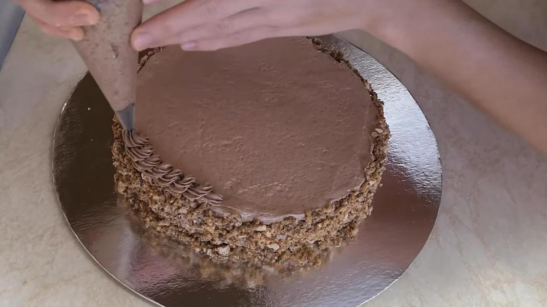 Декорирование кремом Киевского торта
