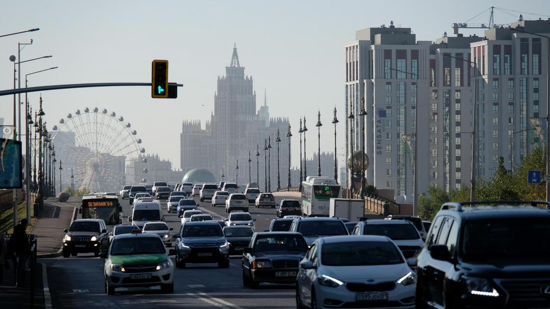 Автомобили на дорогах Астаны