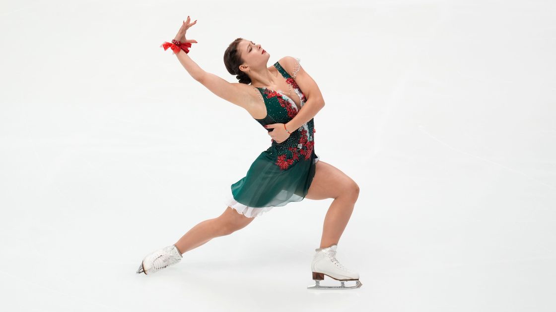 Казахстанская фигуристка Софья Самоделкина