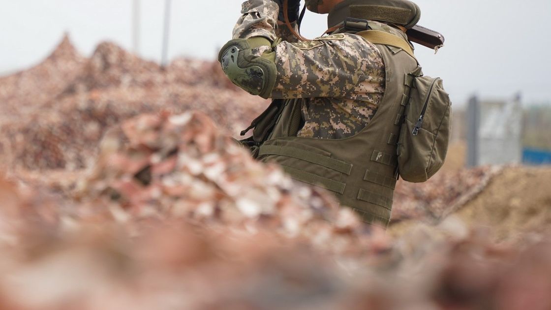 Военнослужащий