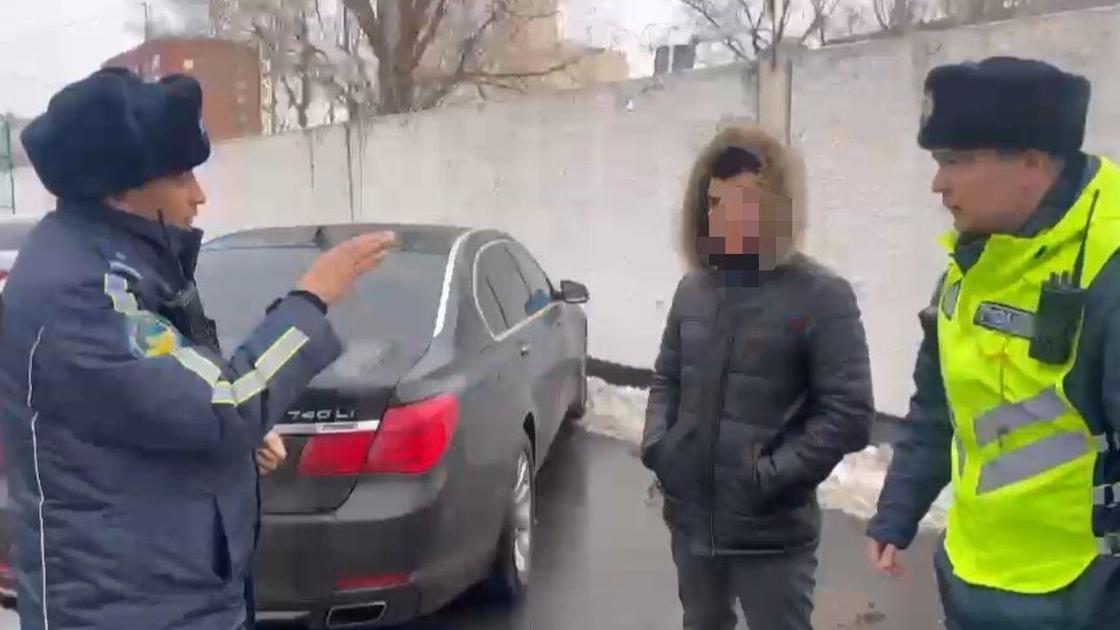 Полицейские задержали водителя в Павлодаре