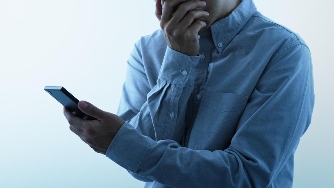 Расстроенный мужчина