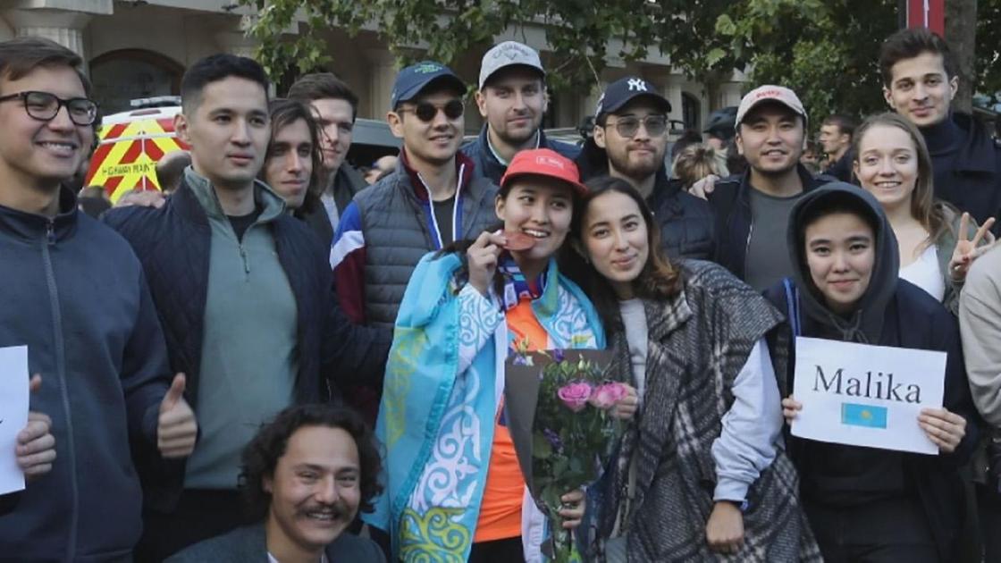 Казахстанцы и другие участники марафона в Лондоне