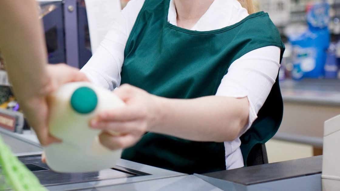 Продавец магазина