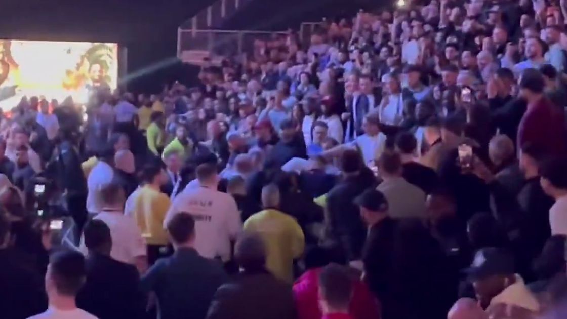 Драка на трибунах