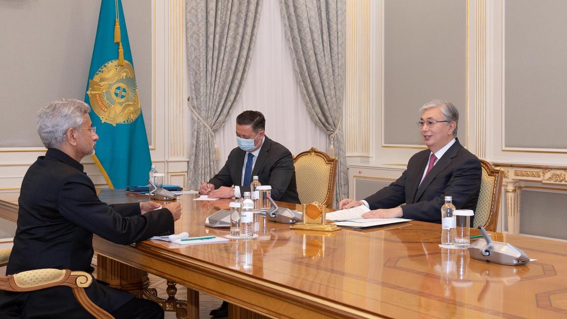 Касым-Жомарт Токаев принял министра иностранных дел Индии Субраманияма Джайшанкара