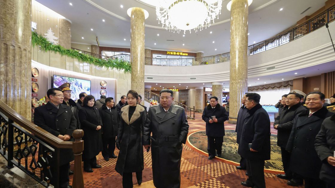 Ким Чен Ын с дочерью Чжу Э