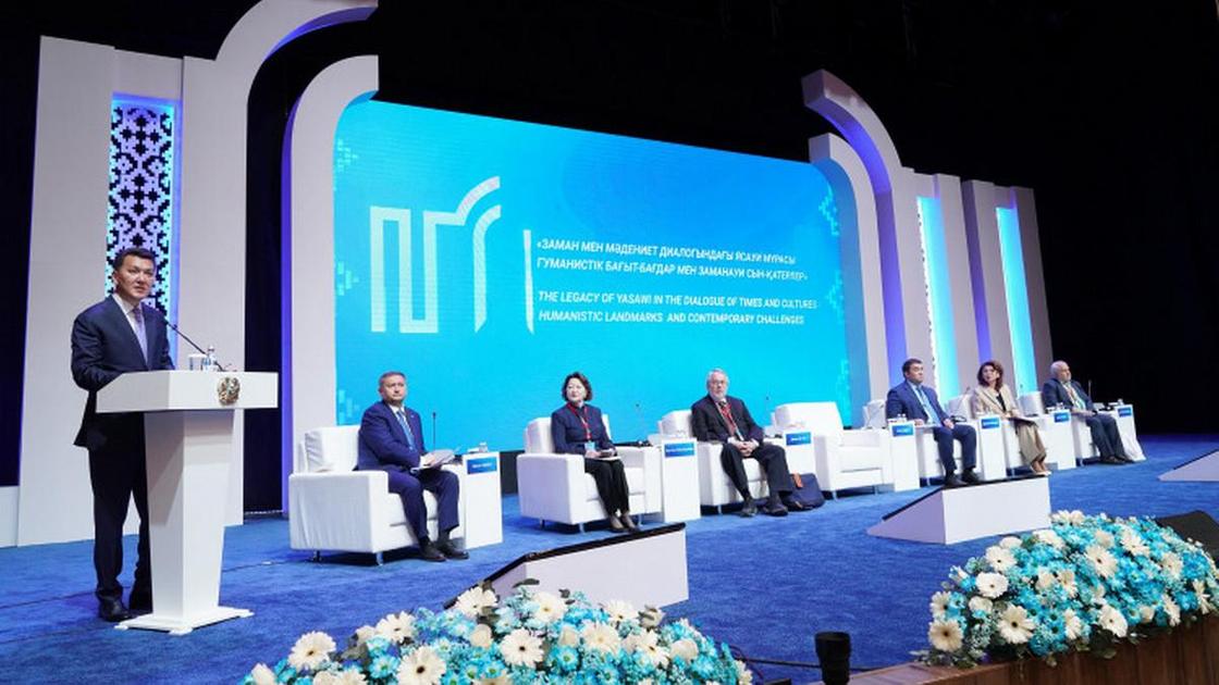 Ерлан Карин на открытии симпозиума