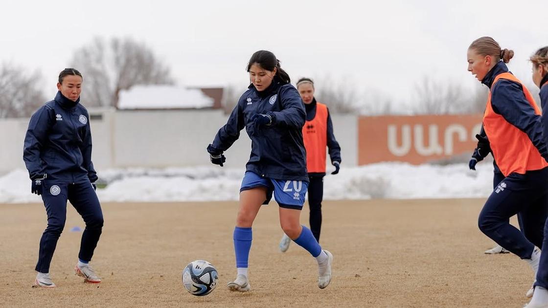 Женская сборная Казахстана по футболу в 2025 году