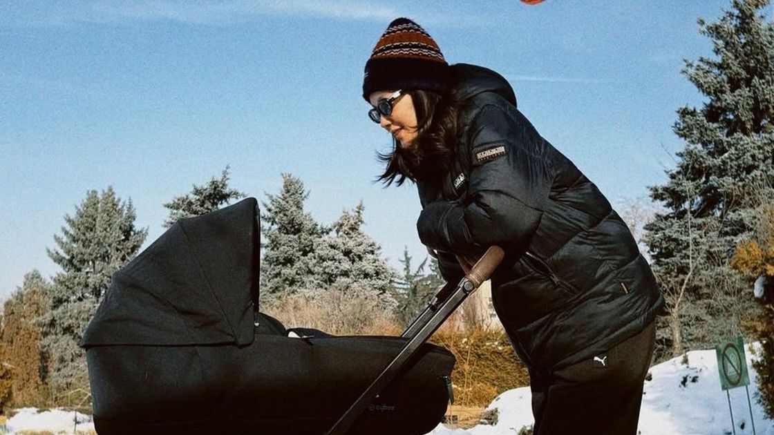 Аружан Джазильбекова с дочерью