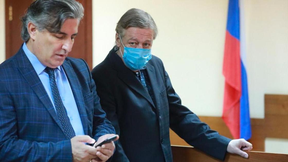 Эльман Пашаев и Михаил Ефремов на суде