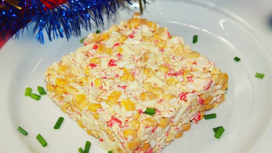 салат с крабовыми палочками салат с крабовыми палочками
