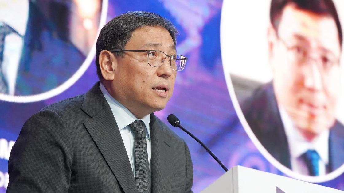 Ерболат Досаев участвует в форму Digital Almaty