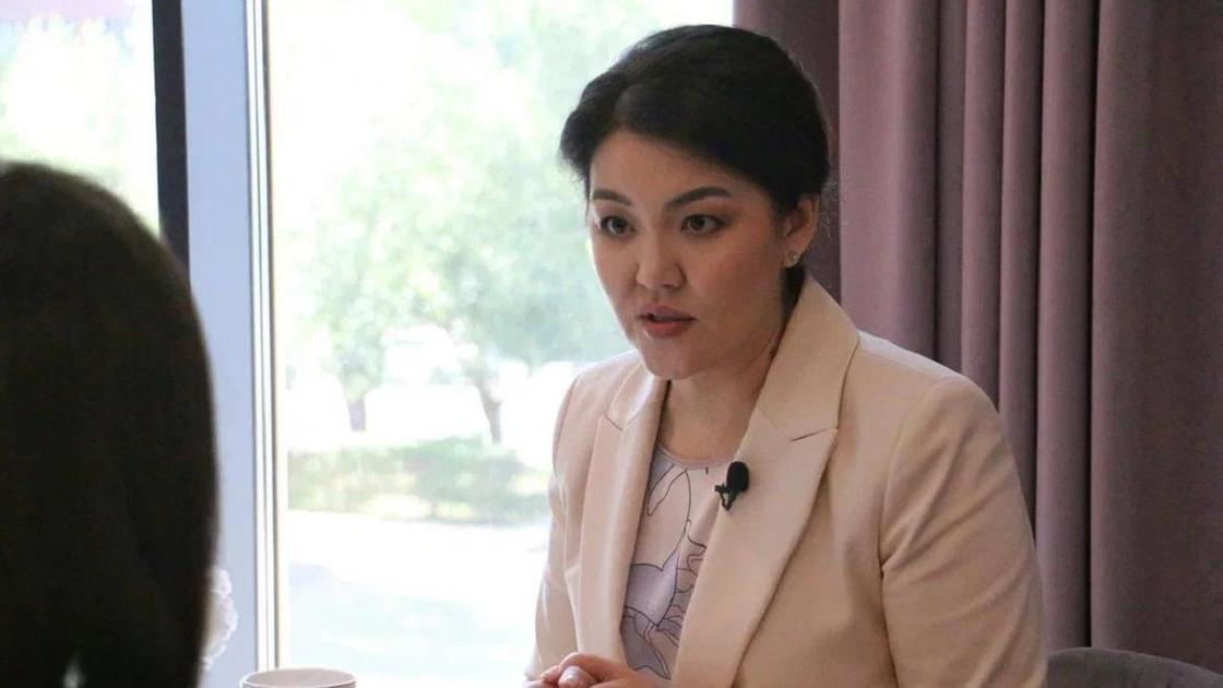 Ажар Гиният