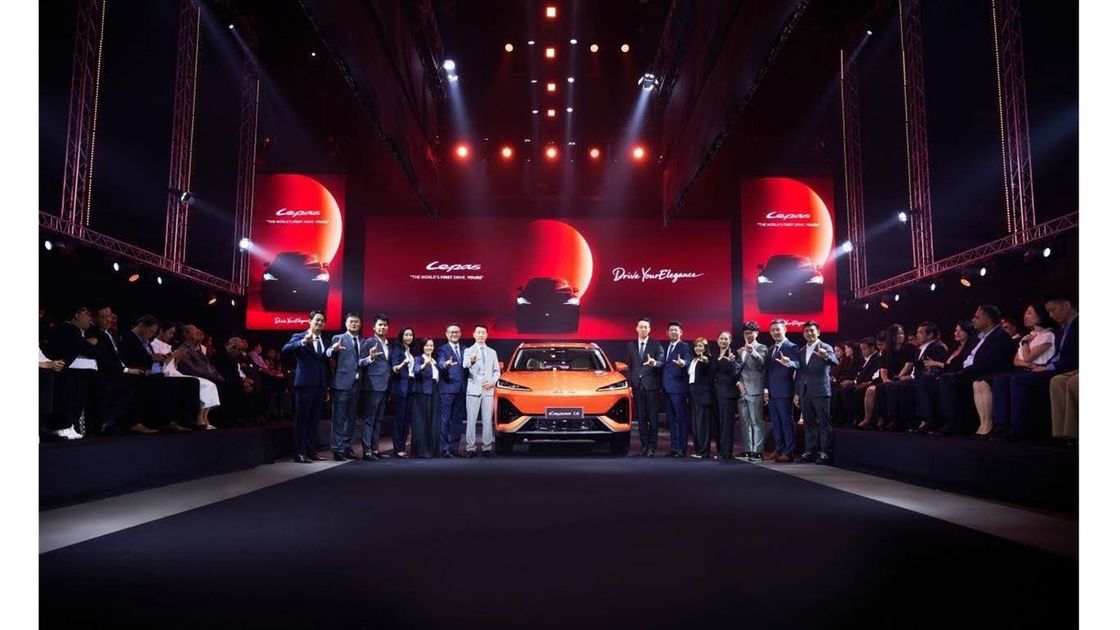LEPAS L6 EV на презентации в Таиланде