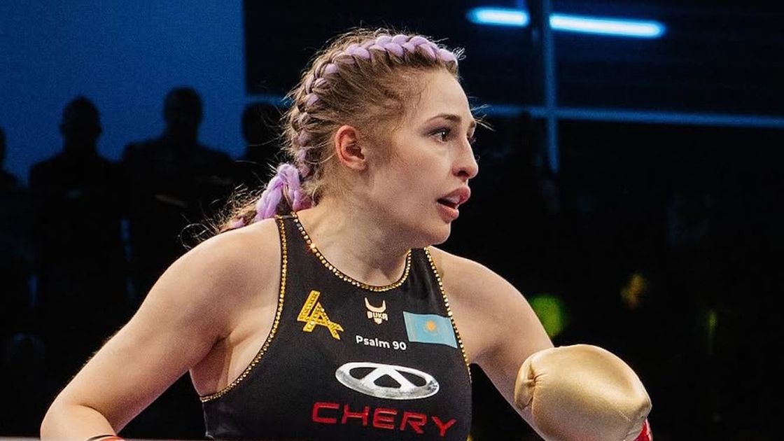 Казахстанская боксер Ангелина Лукас