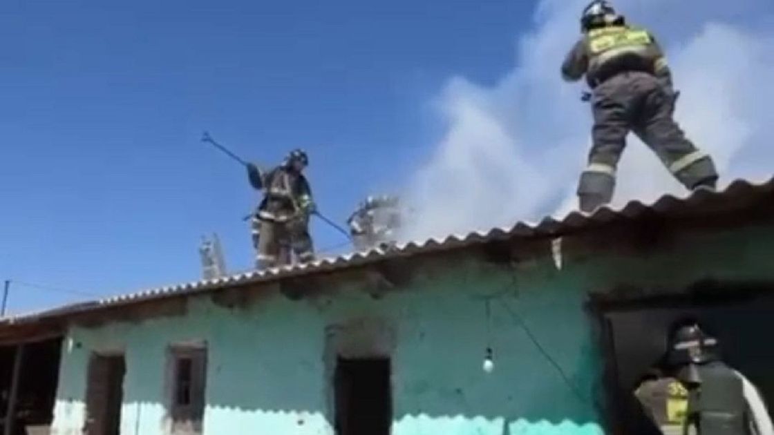 Пожарные тушат возгорание