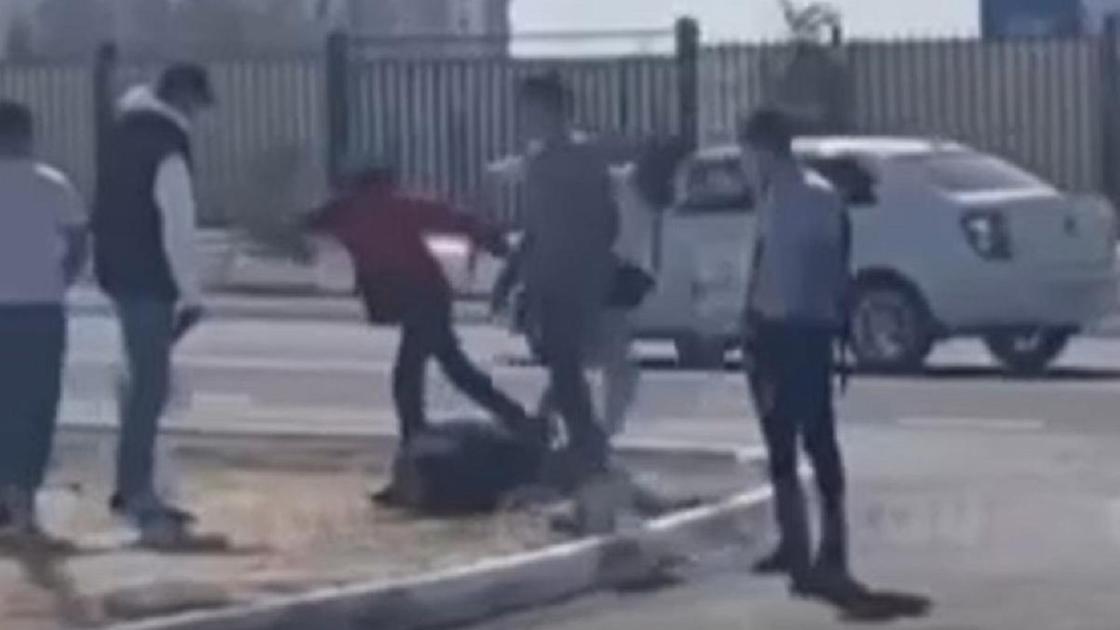 Избиение мужчины в Актау