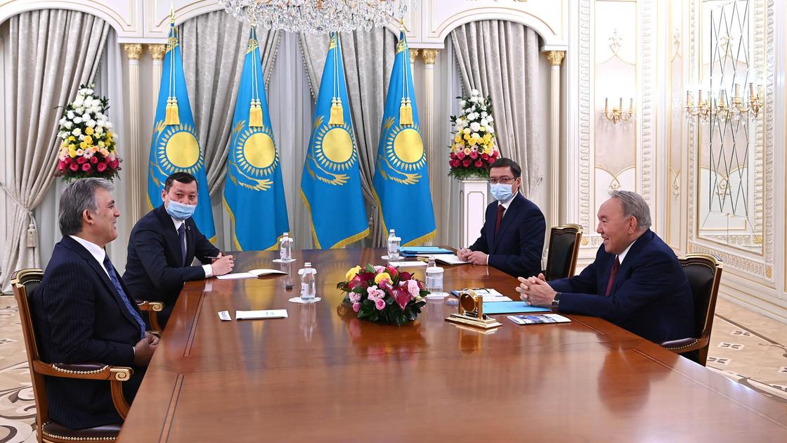 Нурсултан Назарбаев встретился с экс-президентом Турецкой Республики Абдуллой Гюлем