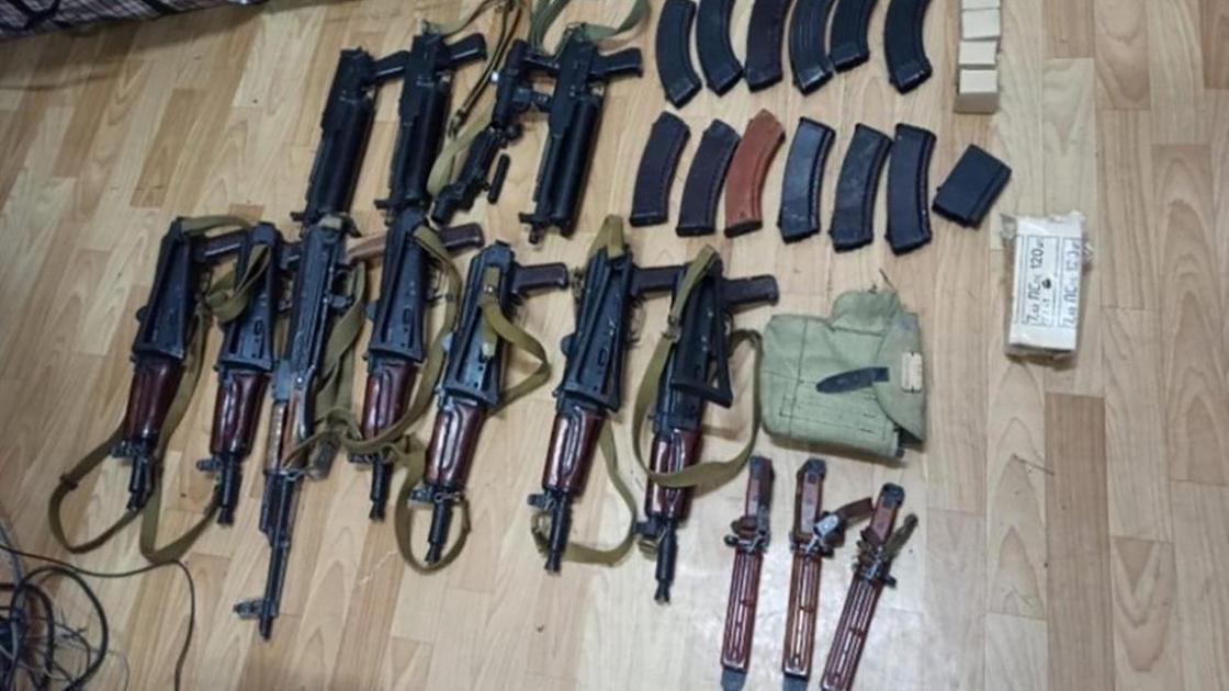 Оружие, найденное в схронах в Таразе