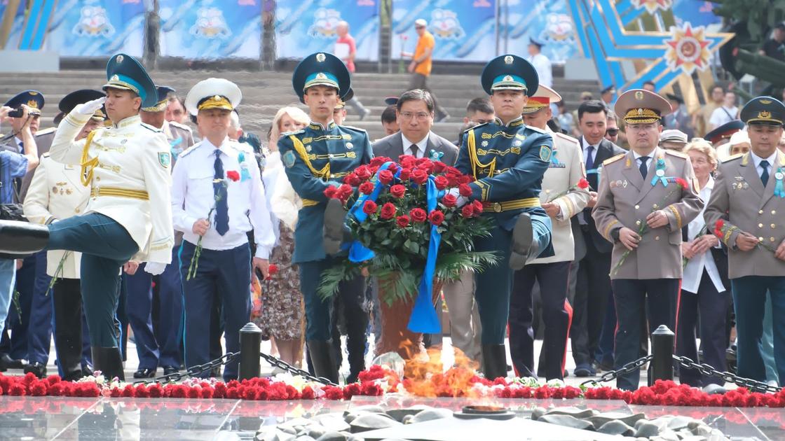 Возложение цветов