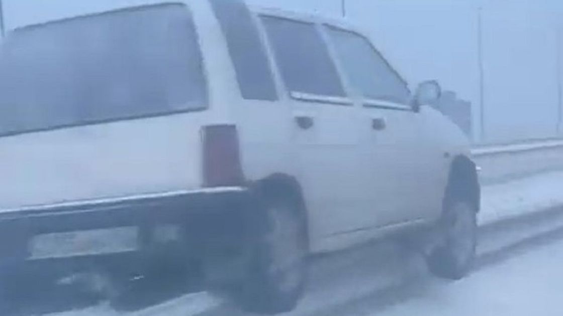 Автомобиль после ДТП в Усть-Каменогорске