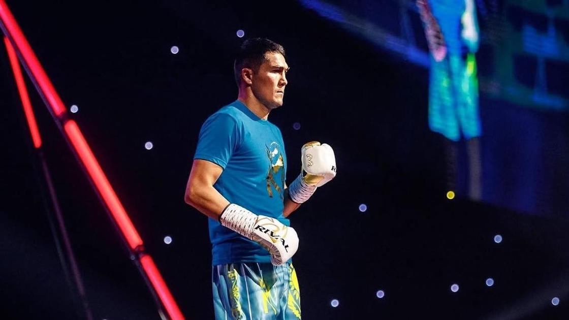 Казахстанский боксер Мейирим Нурсултанов