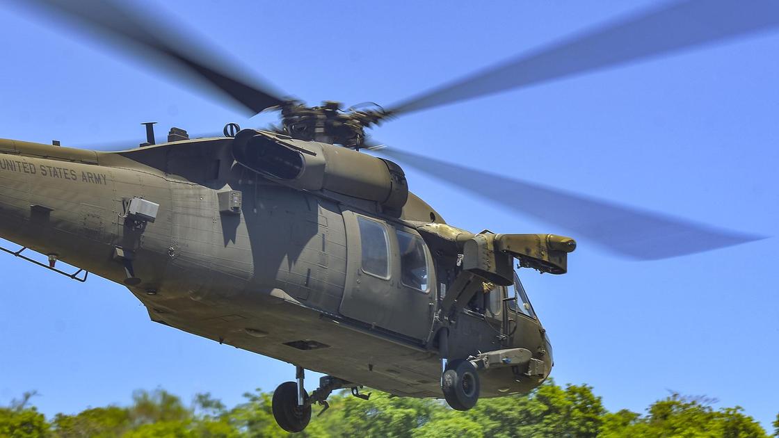 Американский боевой вертолет Black Hawk UH-60L