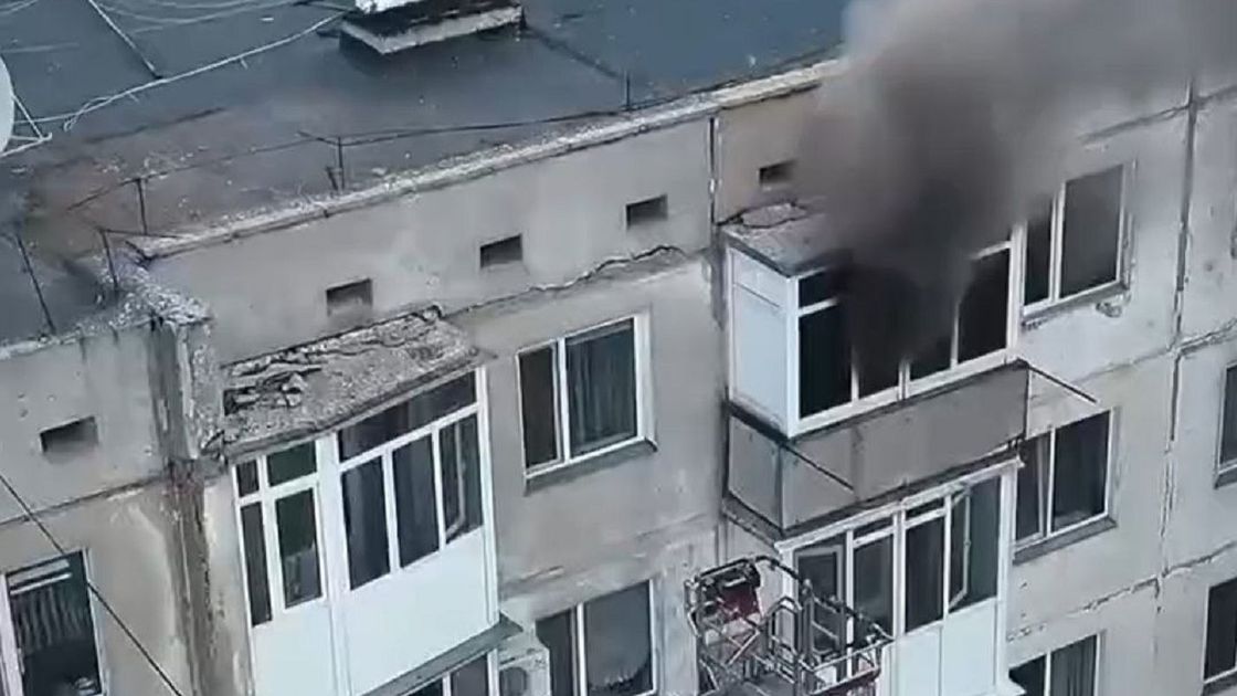 Пожар в квартире пятиэтажного дома в Кокшетау