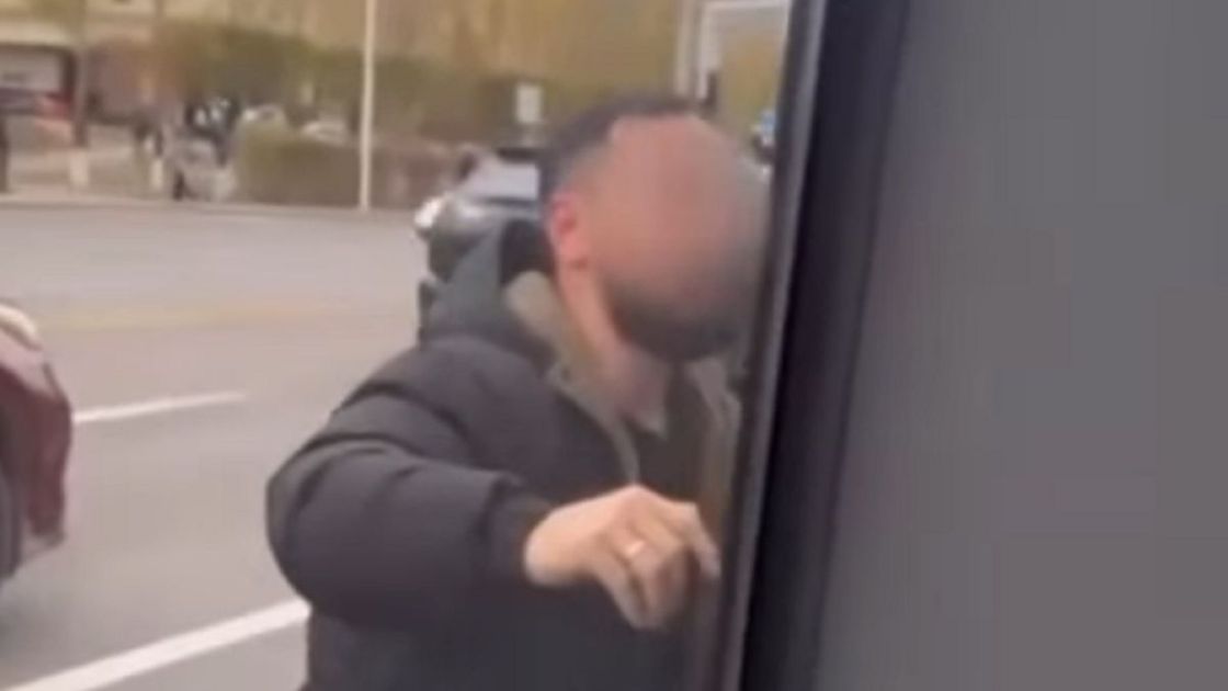Мужчина устроил конфликт