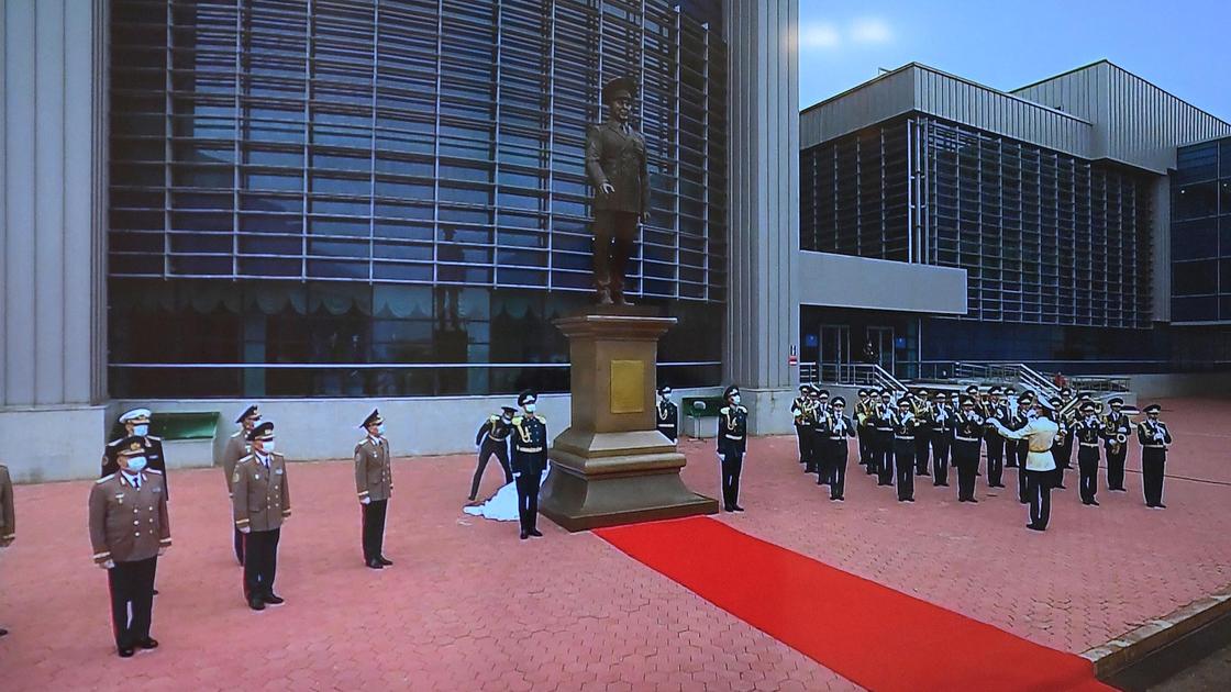 Открытие монумента Нурсултану Назарбаеву