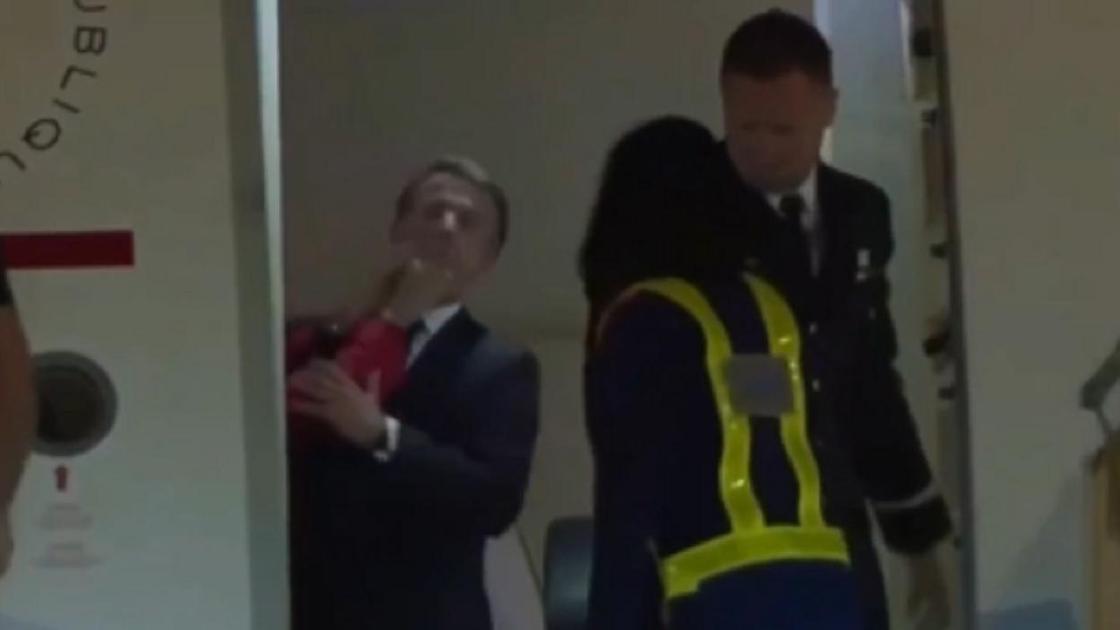 Брижит Макрон ударила мужа, президента Франции