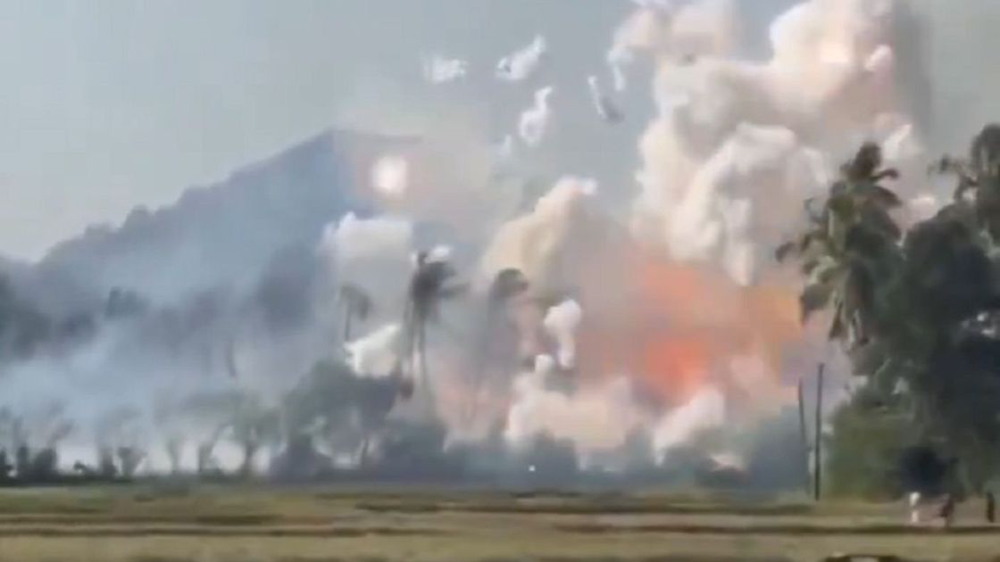 Взрыв на заводе фейерверков