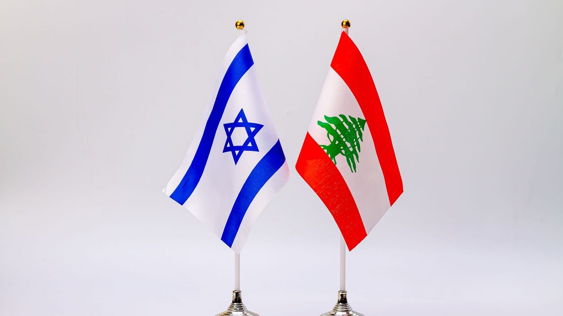 Флаги Израиля и Ливана
