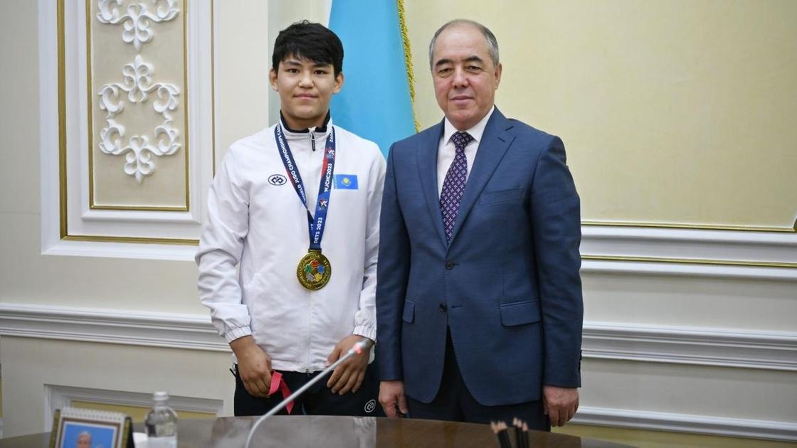 Нурлан Исатаев и Нариман Турегалиев