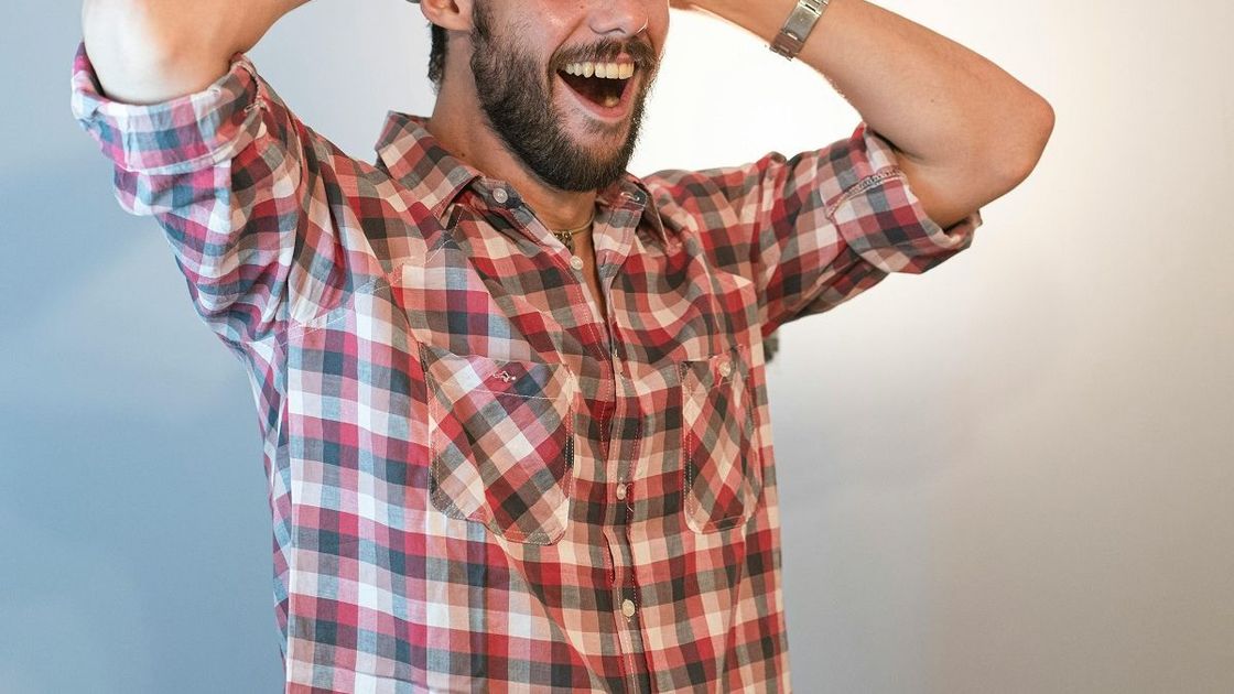 Довольный мужчина