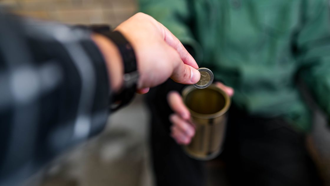 Попрошайка