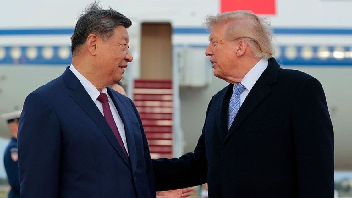 Си Цзиньпин мен Дональд Трамп