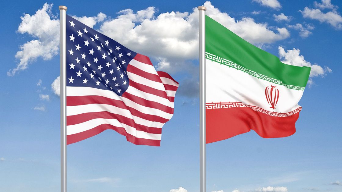 Флаги США и Ирана