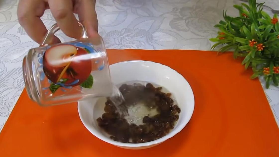 Замочите изюм